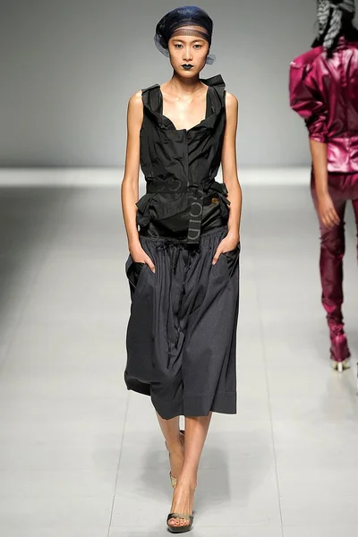 Look 11